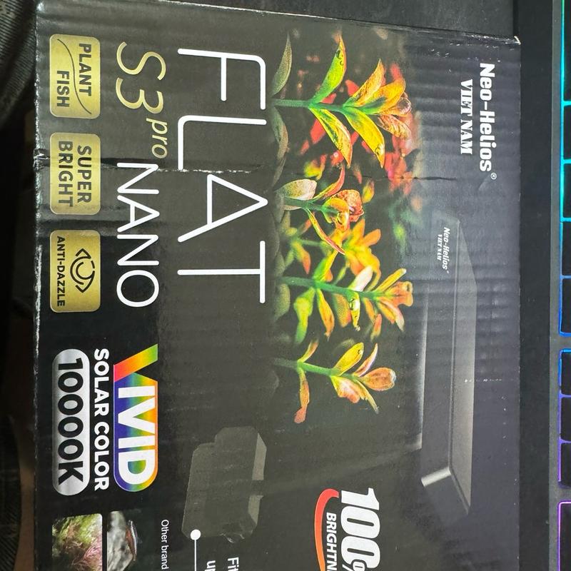 Đèn nano flat s3 nano vivid colour 13W và 8W phiên bản pro .anh em chọn kĩ loại 8W và 13w cho phù hợp với bể. có nhiều phiên bản trong tuỳ chọn