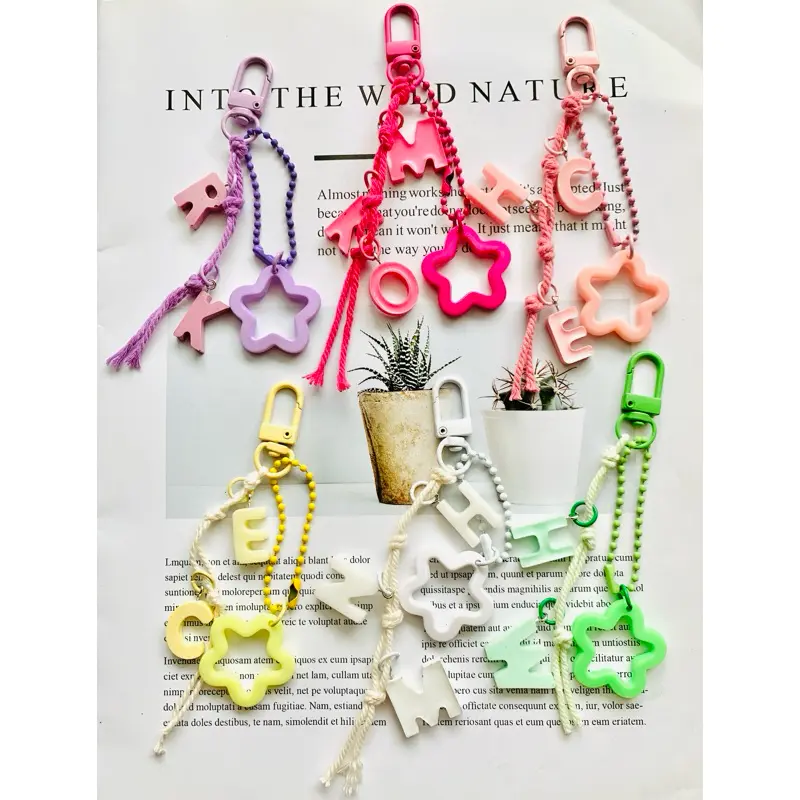 Gantungan kunci custom huruf warna Hiasan Love Ganci