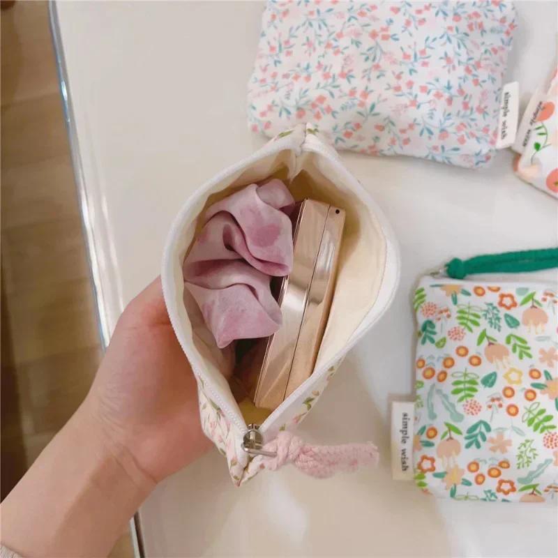 Small Sanitary Pads vs Lipstick Pouches Which Fits Your Needs Best — view 1