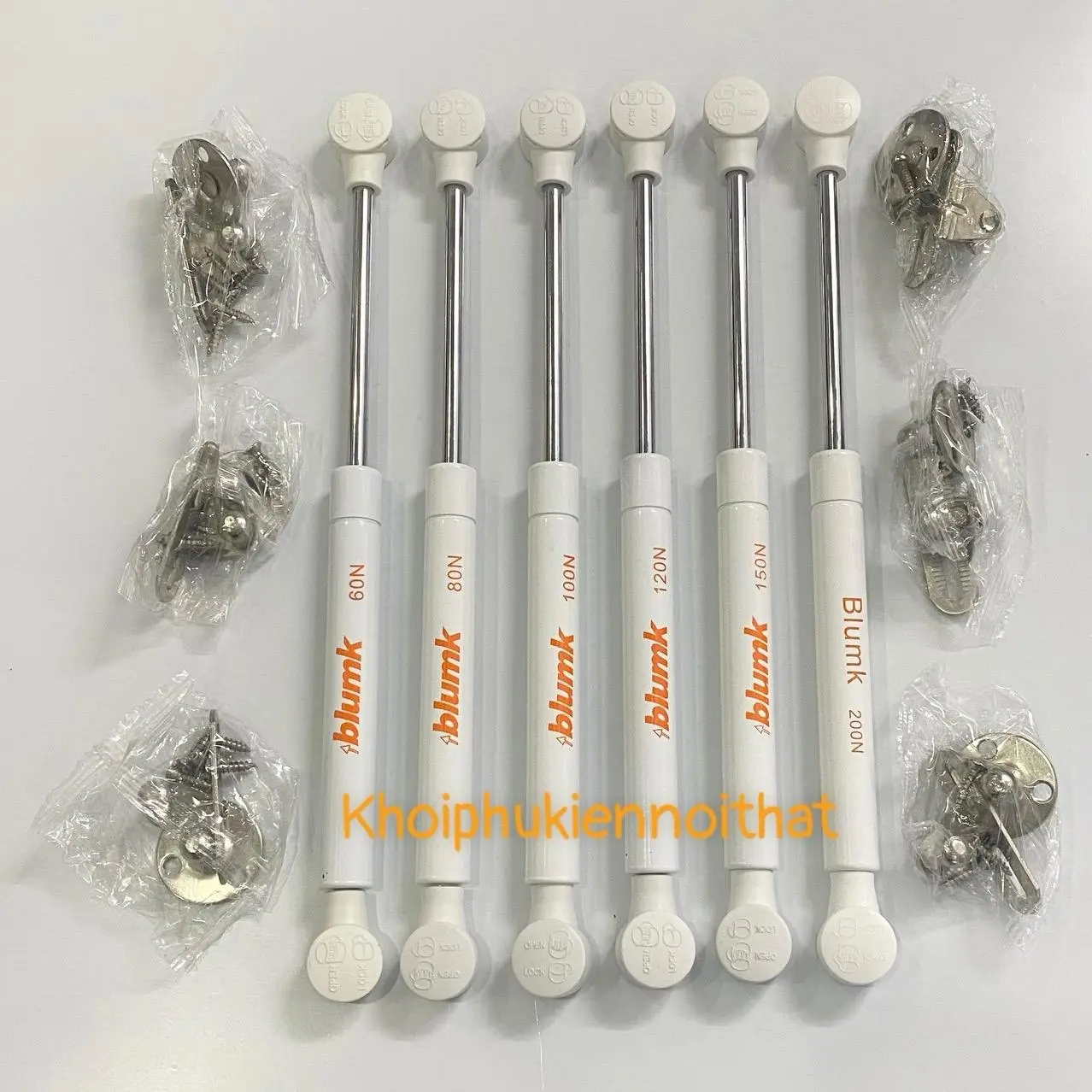 Pittong nâng hạ cánh, tay đẩy thuỷ lực đóng êm. Hỗ trợ ship