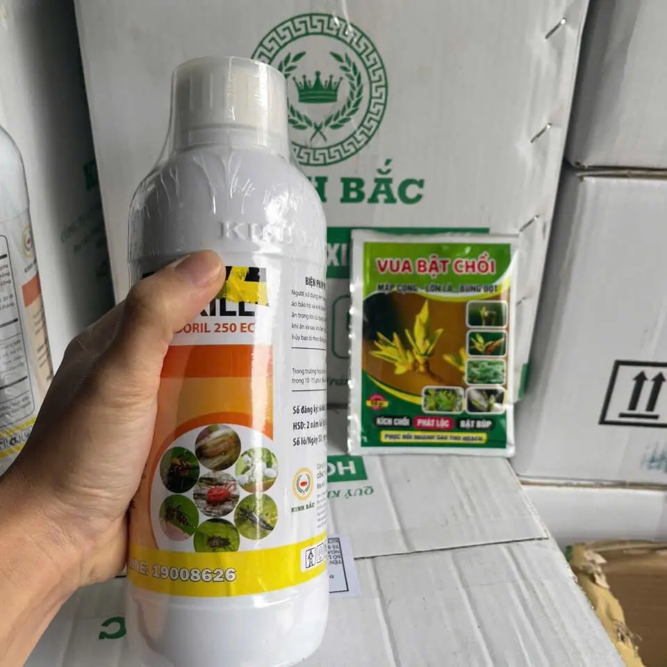 Bán 1 chay dung dịch làm sạch vườn Bestkill chay 1L (tặng kèm 1 gói phân bón bật mầm chồi)