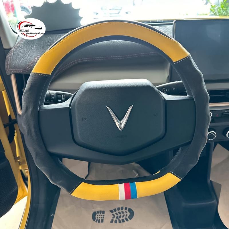 Bọc Vô Lăng Vinfast VF3, VF5, VF6, VF7, VF8, VF9, VFe34 Dáng Dcut Thể Thao Chuẩn Size Theo Xe Nội Thất - Da Pu + Da Vân Carbon Cao Cấp - Phụ Tùng