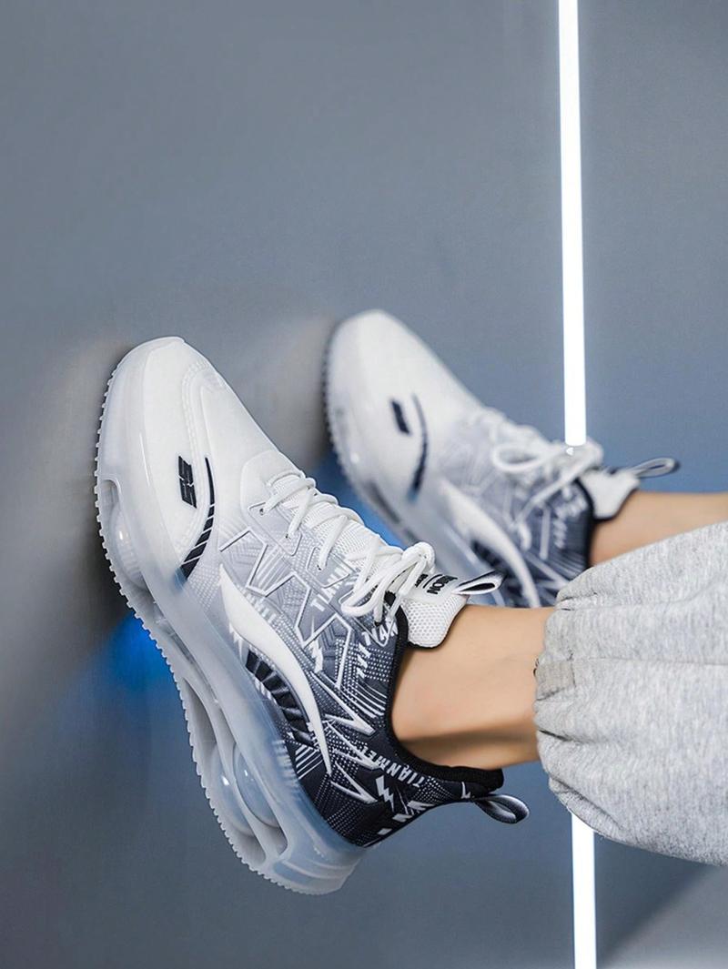 Product Introduction of Fashion Sneakers, Lightweight Sports Running Shoes, Anti-Slip Casual Walking Shoes, Shock Absorbing Athletic Shoes Valentines Training Closed Runner Trainer Boy Footwear Lace Black And White 18