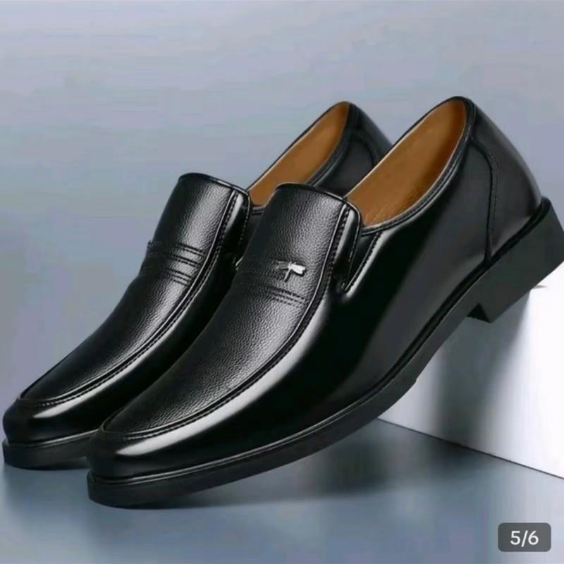 GMEN TẶNG LÓT CAO SU NON Giày tây nam da bò cao cấp - đế cao su non đi rất êm và mềm tăng chiều cao 3cm khâu đế 2 lớp da bò nguyên tấm . Giày trung niên công sở da bò nguyên tấm màu đen đế cao su có khâu đế . Giày lươi nam trung niên da bò Shoes