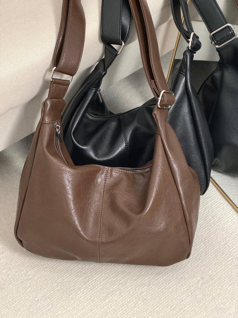 Product Introduction of 2025 New Women's Bag Maillard Retro Crossbody Bag Soft Leather Large Capacity Versatile Shoulder Tote Bag 2