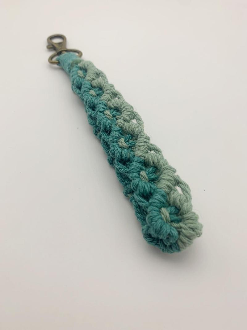 Product Introduction of Cute Flower Design Handmade Braided Keychain for Women & Men, Fashion Accessories for Daily Use, Trendy All-match & Exquisite Keychain for Birthday Gift 4
