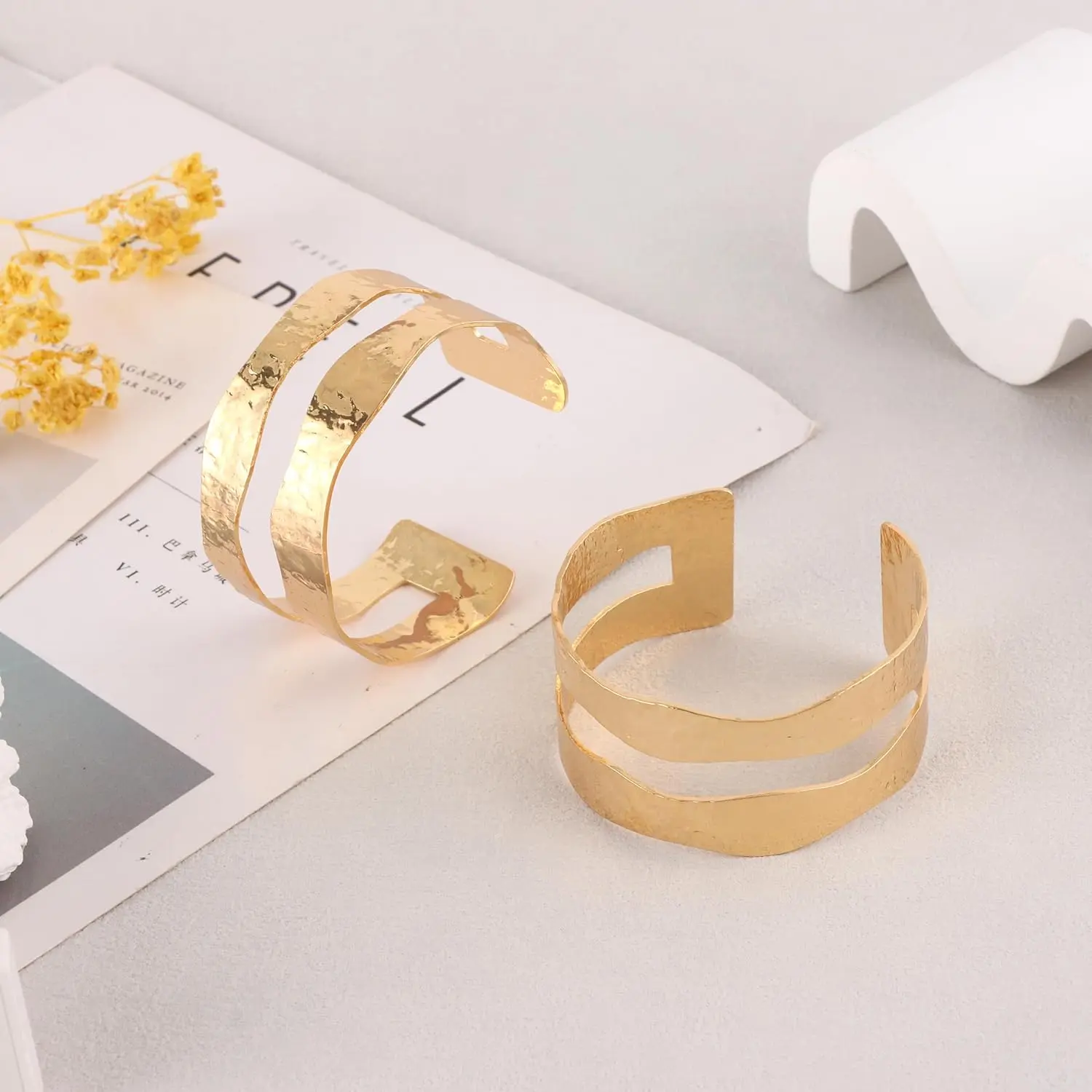 2Pcs Cuff Bangle Bracelet for Women Open Wide Bracelets Gold and Silver Adjustable Wrist Cuff Wrap Bracele