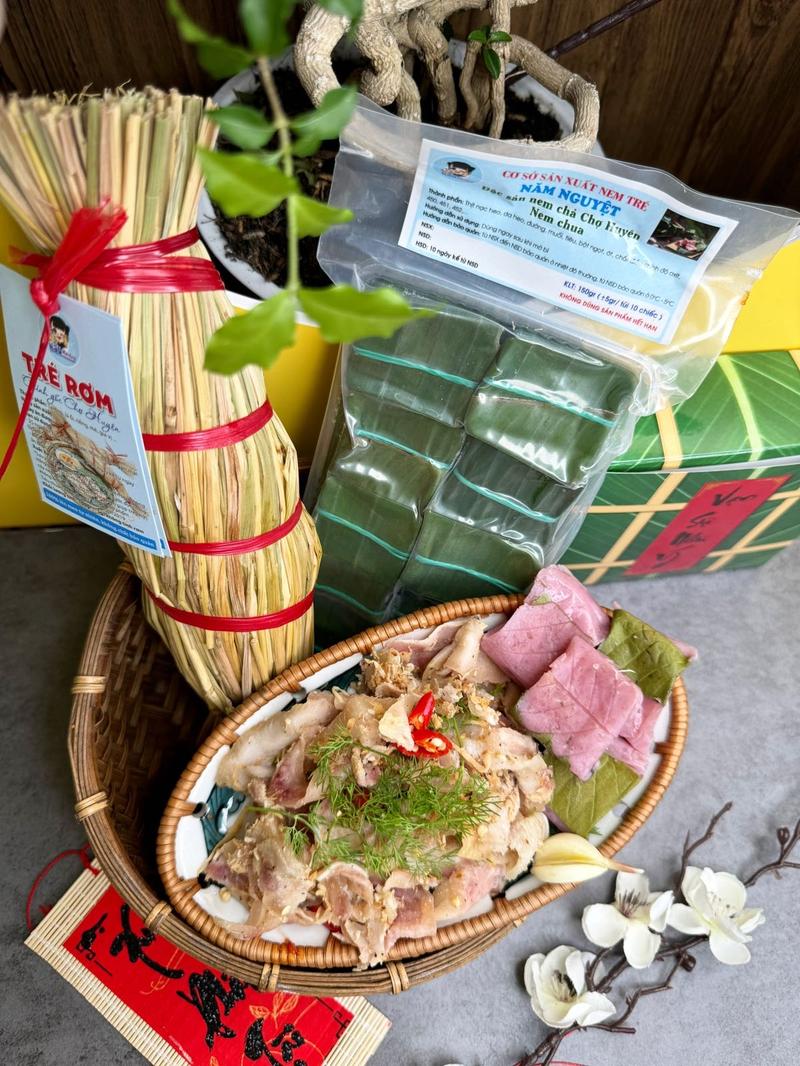 Product Introduction of [Combo Dùng Thử] 1  Gồm Bó Tré Rơm và 10 chiếc nem chua (nem 10 chiếc/túi) Food set tré trộn spicy  box Thức Ăn 7
