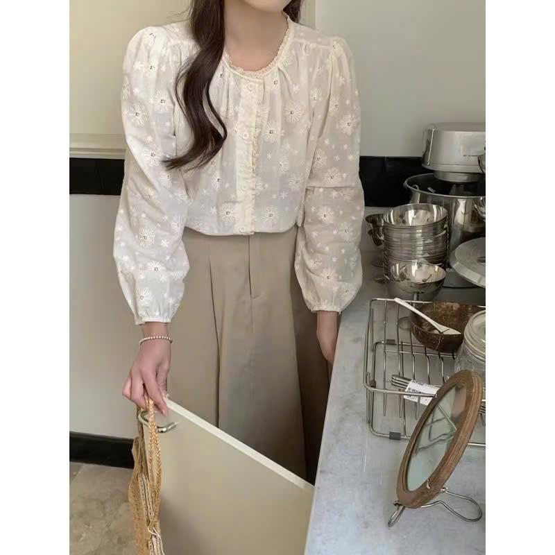 Áo babydoll cổ tròn viền ren thêu HOA CÚC tay bồng chất thô boi Vintage