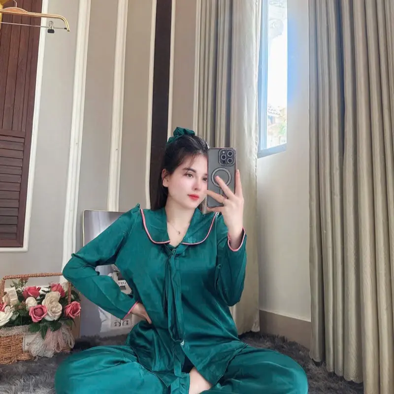 Bộ pijama cổ sen phối viền đính no vãi lụa Latin mềm mịn dế thương 1
