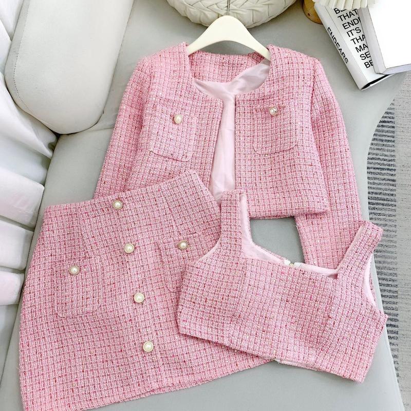 Set dạ 3 món siêu xinh, cực kì cá tính, áo khoác dài tay, chân váy chữ ạ, áo 2 dây. Nữ Top