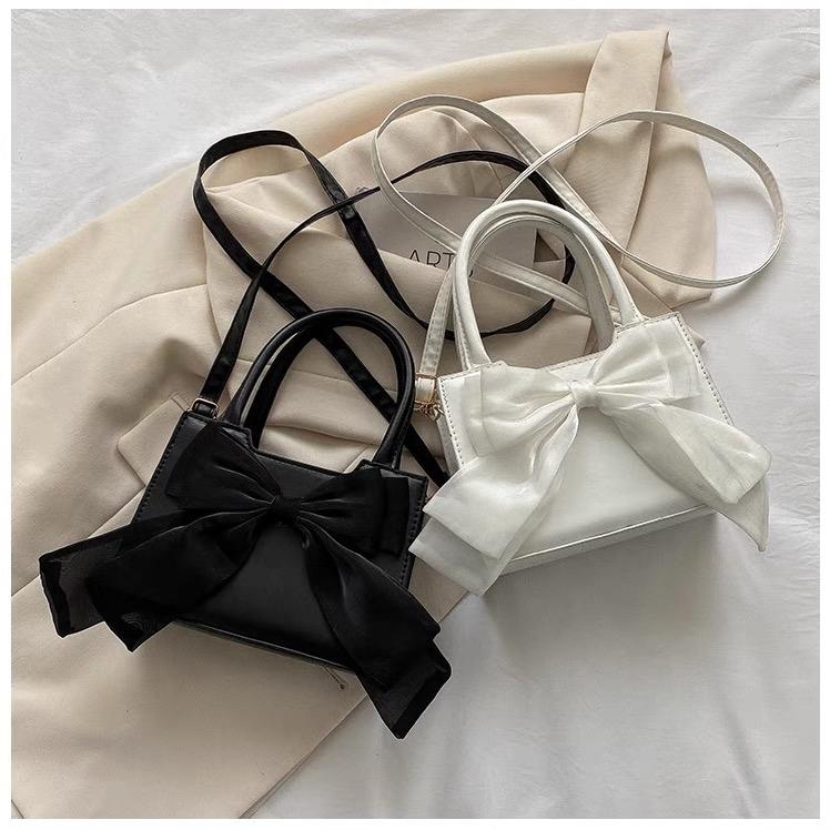 Túi Xách Nữ 2 Quai Nơ Khăn Lụa , Da PU hoạ tiết trơn có nơ trang trí. Phong cách Basic dễ thương Hàn Quốc. Đeo chéo , đeo vai KT;D19;C15;R7(cm) Bag Kem Nhung Hoa