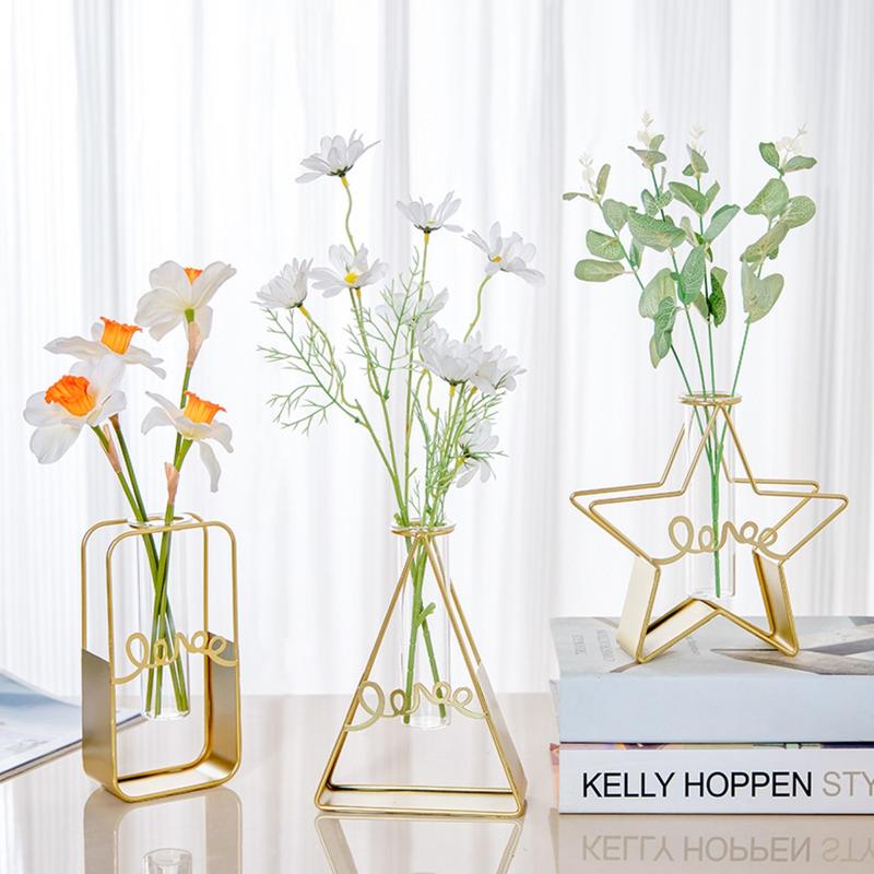 Product Introduction of (Mộc Khuê Decor) - Bình hoa trang trí nghệ thuật - lọ hoa thủy tinh khung sắt mạ vàng hình ngôi sao trái tim hiện đại dùng cắm hoa trang trí tiệc cưới sinh nhật tuyệt đẹp Decor, Decor Phòng bình hoa  nối liền cổ đại 1