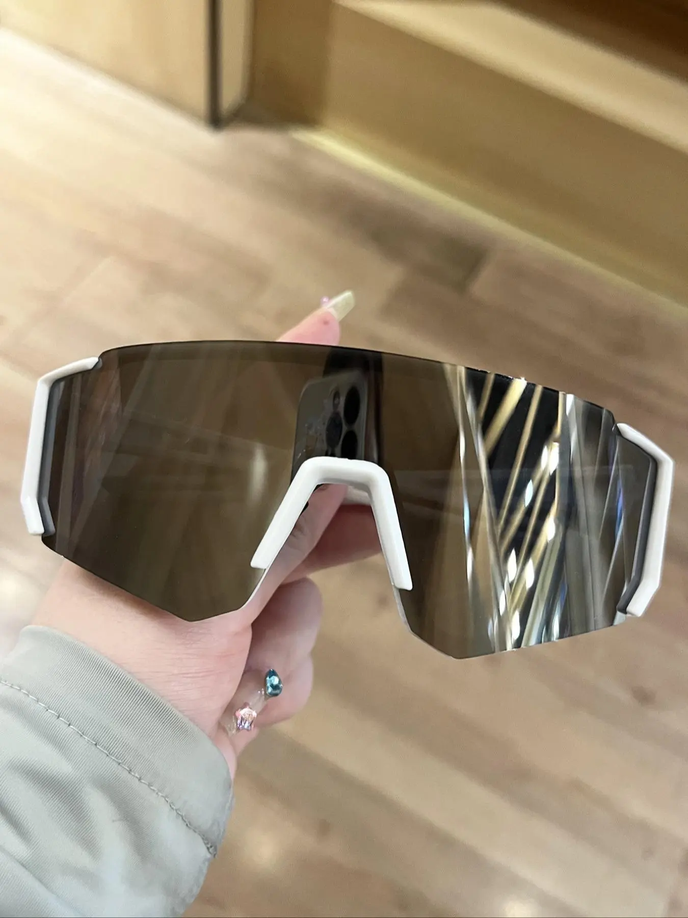 Sporty Biking Sunglasses for Everyday Use, Outdoor Skiing Use Sunglasses, New Fashion Travel Accessories for Women & Men, Lightweight and Durable for Outdoor Sun Protection