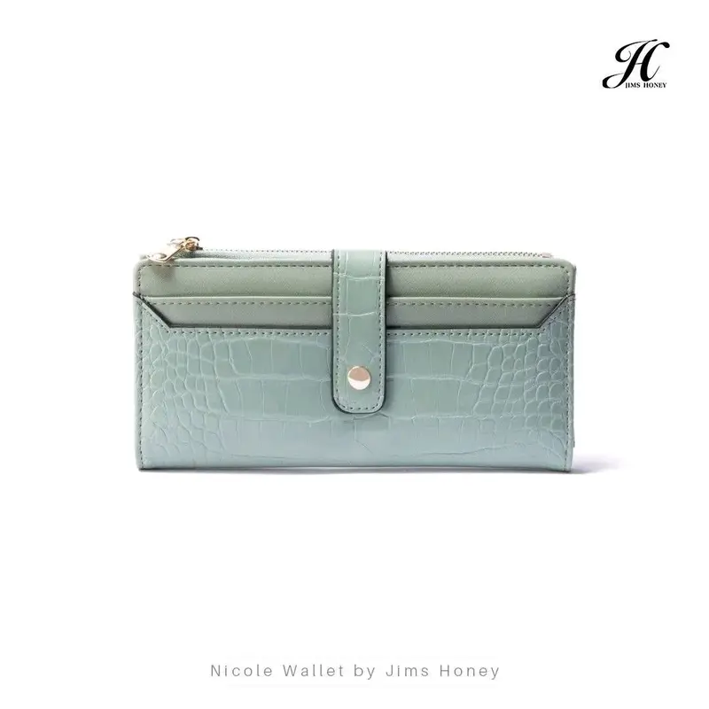 NICOLE WALLET JIMSHONEY 6