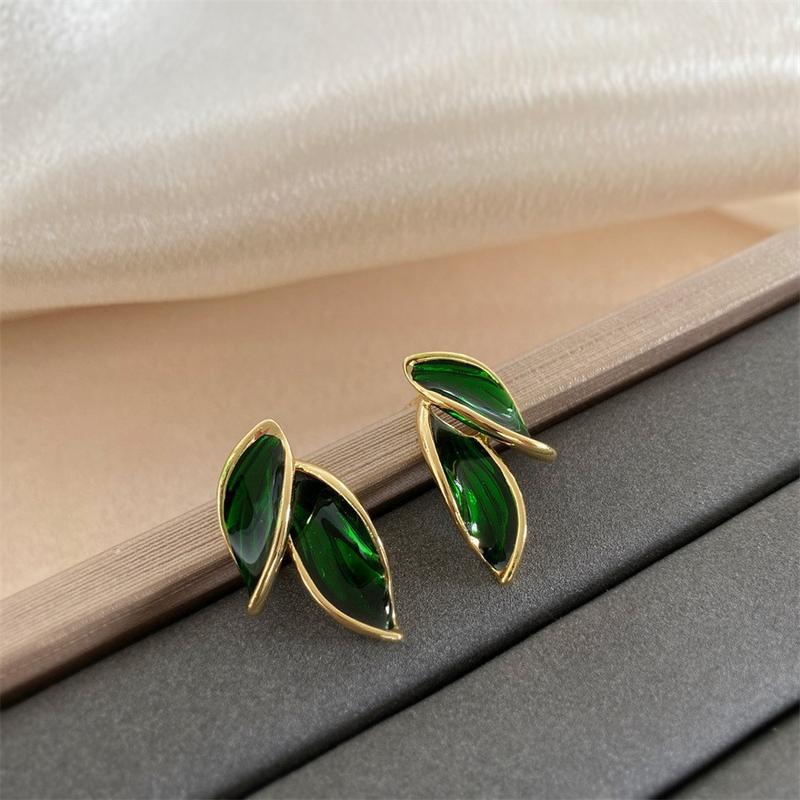 Product Introduction of Autumn Winter Models Leopard Print Plush Earrings Female Korean Temperament Fashion Cold Wind Retro Earrings Jewelry Wholesale 4