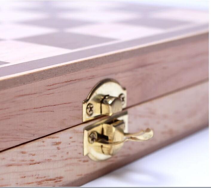 Đồ Chơi Bàn Cờ Vua Bằng Gỗ Tự Nhiên Sang Trọng Gọn Nhẹ 4