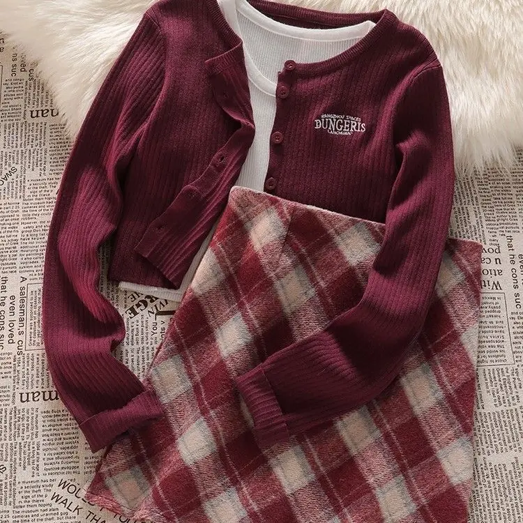 Áo Cardigan Dệt Kim, chân váy chữ a ngắn ，chân váy caro đỏ, Dành Cho Nữ, Bộ Hai Mảnh, Màu Đỏ Women Top đồ  bộ Umi，set đồ，set đồ nữ đẹp sang chảnh