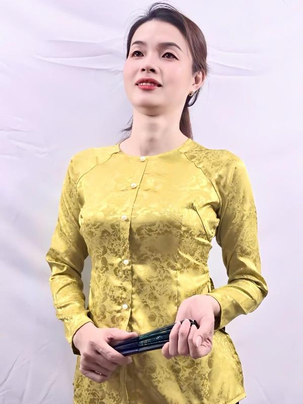 SÉT ÁO LẺ, QUẦN LẺ  BÀ BA TRUYỀN THỐNG GẮM HOA,GẤM 2 DA, QUẦN LƯNG BẢN PHÍA SAU, KẾT HỢP TÚI TRONG PHONG CACH HIỆN ĐẠI TRẺ TRUNG, PHONG CÁCH TRUYỀN THỐNG, LỊCH LÃM XINH ĐẸP, 100% LỤA TẰM ƯỚC, TẶNG KÈM CỘT TÓC XINH Kem Women Sen Dress   dài 2