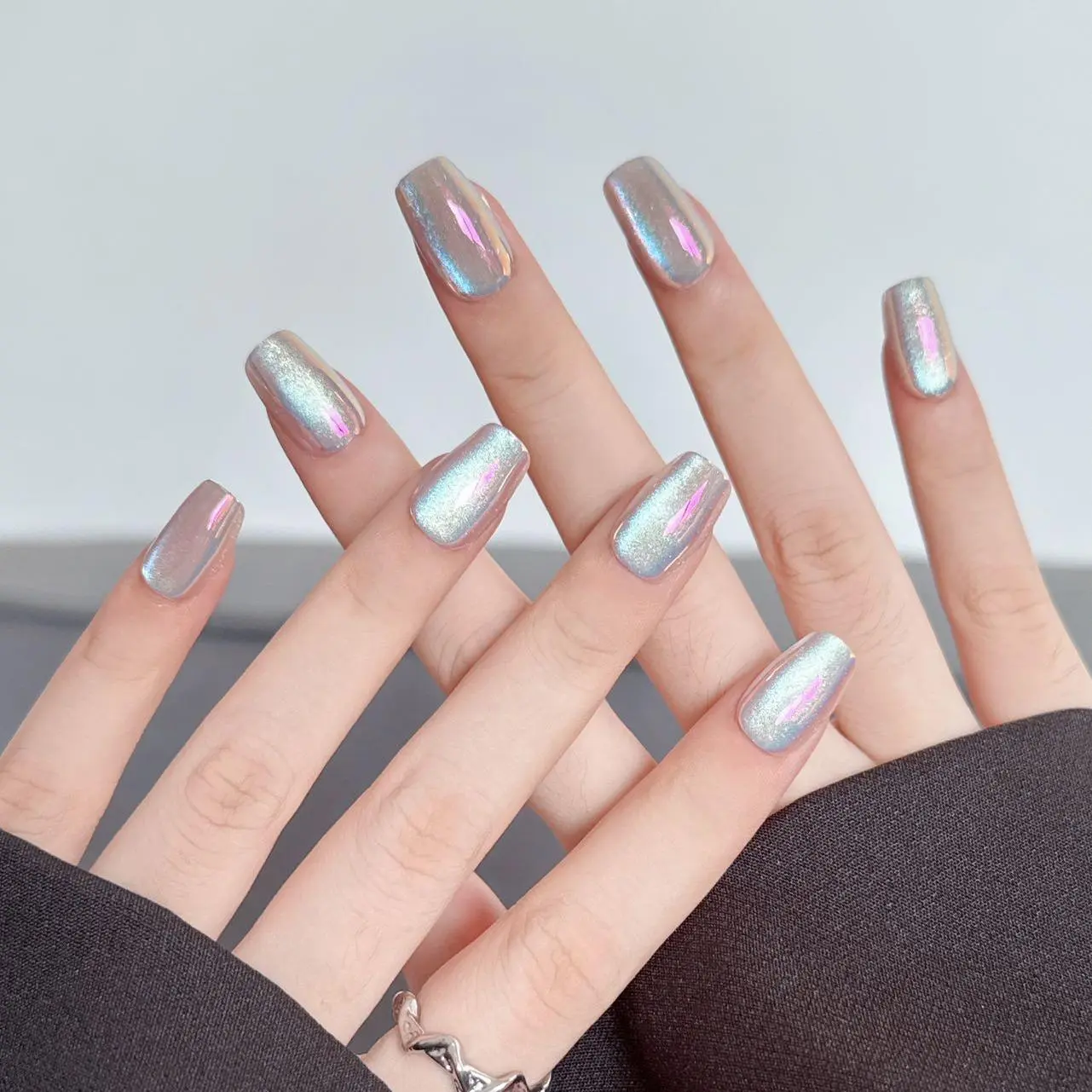 NO.31 Móng úp thiết kế màu thạch ẩn nhũ đính nơ hologram Cebi.nailbox