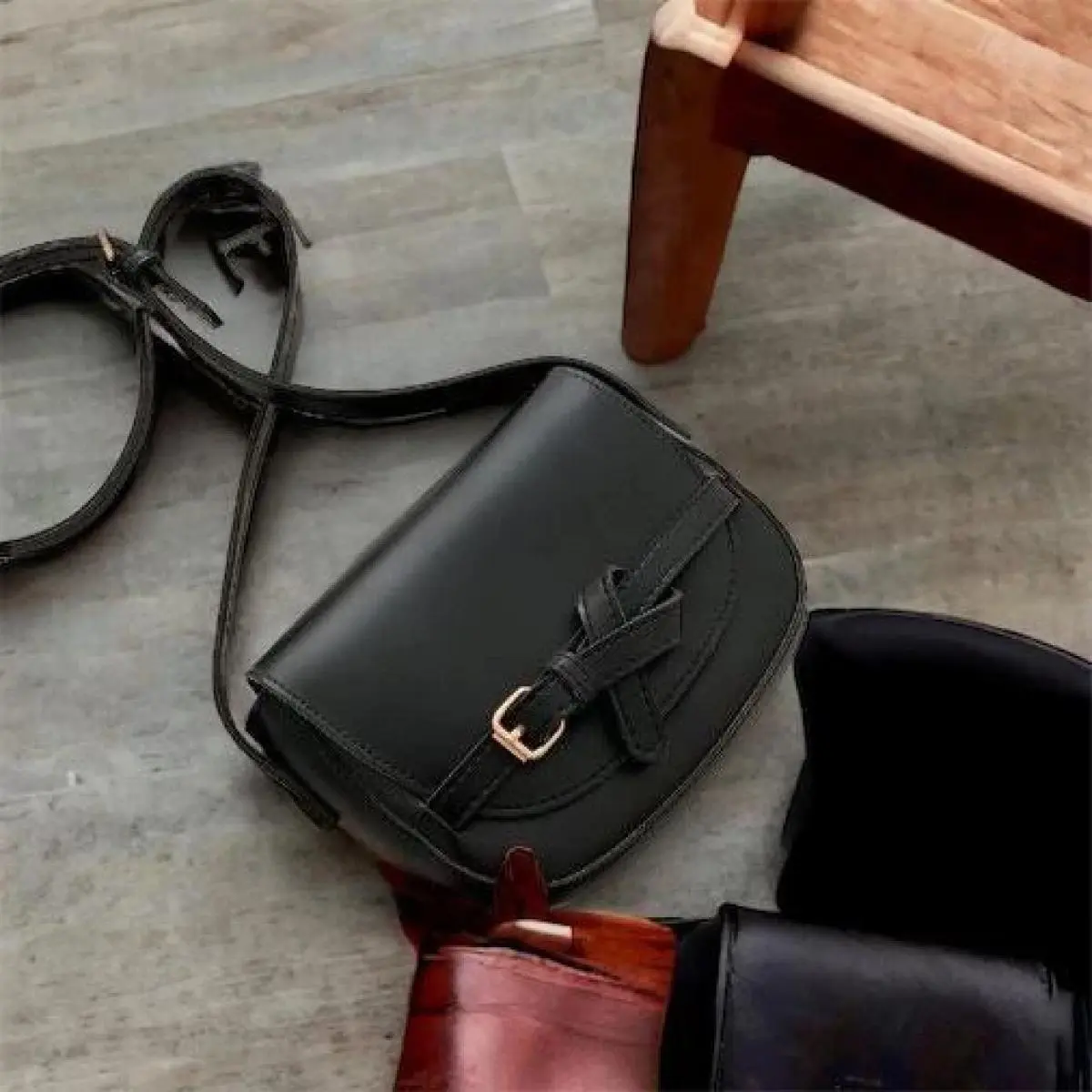 Tas selempang wanita kulit sintetis BELLA STYLE rekomendasi sholderbag cewek masa kini simple & modern Slingbag