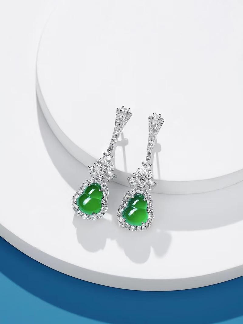 Product Introduction of S925 Silver Inlaid Diamond Green Chalcedony Gourd Ear Hook High-Grade Women's Earrings JU8527 4
