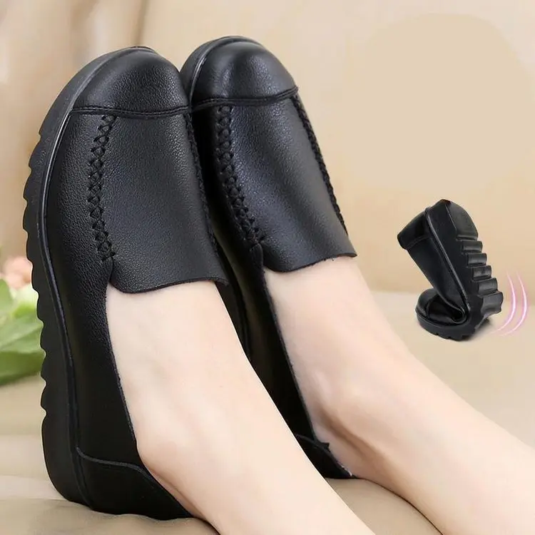 Spring and Autumn Mom Shoes Soft Bottom Comfortable Pumps Women's Shoes for Middle-Aged and Elderly Women Non-Slip Flat Middle-Aged Elderly Leather Shoes