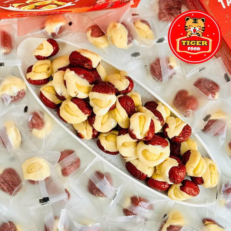 [ 1KG TÁO MIX 3 VỊ ] Táo Đỏ Kẹp Sữa Nhân Hạt Điều TIGER FOOD Táo đỏ Tân Cương kẹp sữa nhân hạt điều Mix 3 vị Matcha - Phô Mai và Truyền Thống - Đồ ăn vặt - bánh kẹo tết 2025 snack thức ăn Nuts 5