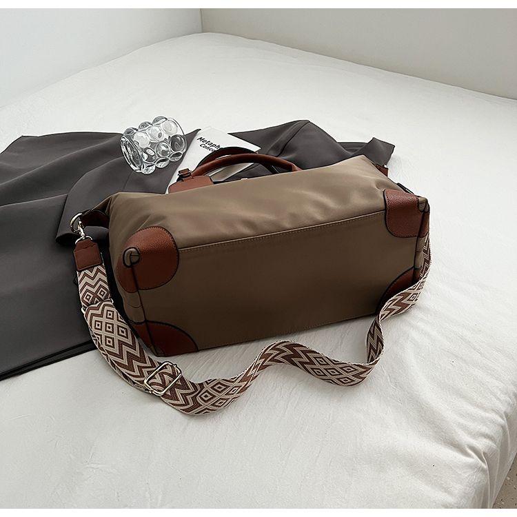 Product Introduction of Nylon Cloth Large Capacity Portable Tote Bag 2025 Spring and Summer New Shoulder Gym Bag Lightweight Commuter Crossbody Bag 8