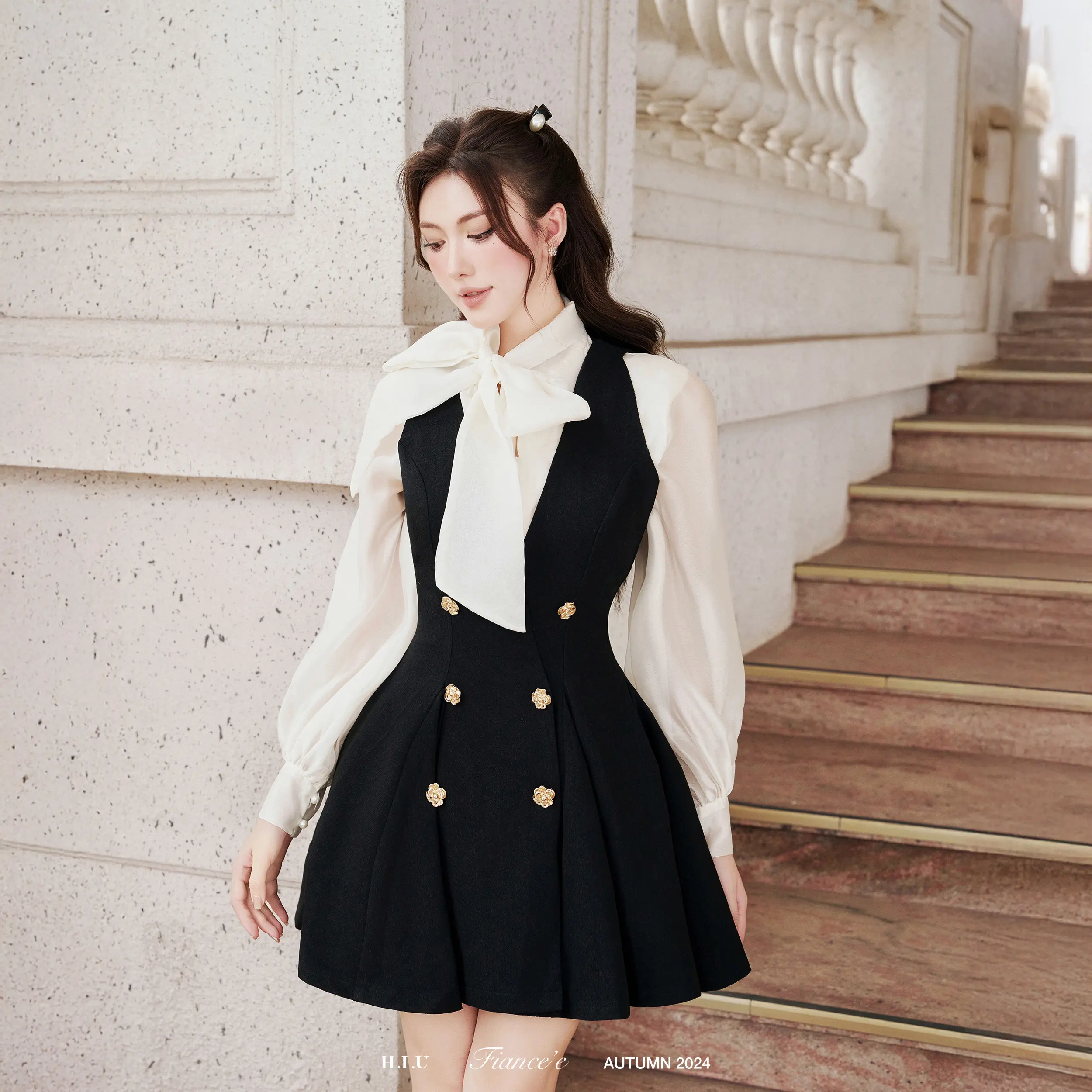 Set váy yếm nữ thiết kế kèm áo voan tơ Kyra Dress H.I.U Fashion , đầm style tiểu thư thanh lịch nữ tính HIU design