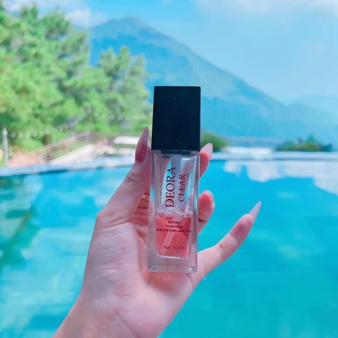 Xịt khử mùi deora clear