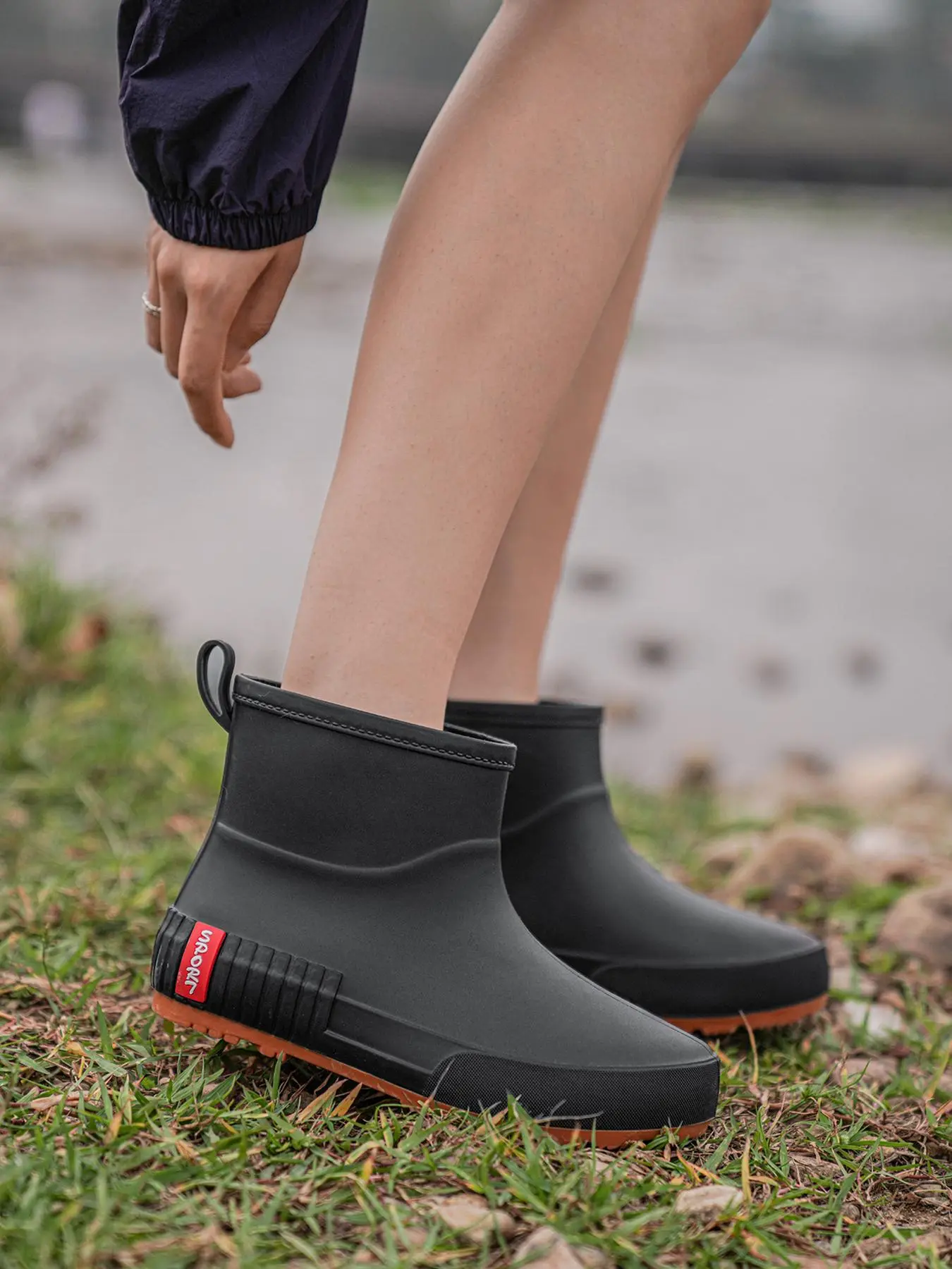 Women's Fashionable Solid Color Ankle Rain Boots, Comfortable Waterproof Non-slip Boots for Outdoor, Female All-match Trendy Shoes for Daily Wear