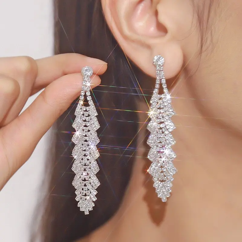 Anting drop model bertingkat dengan permata kristal