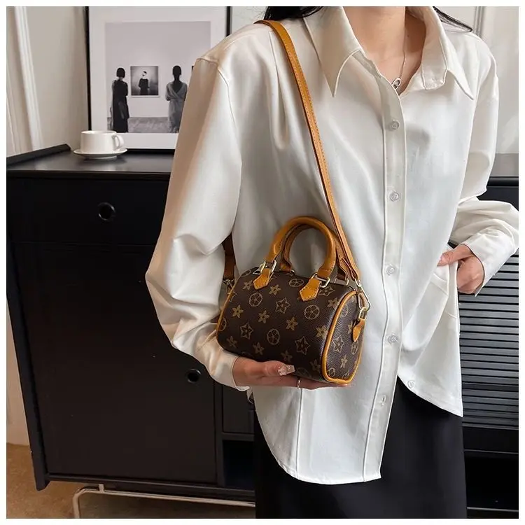 Túi In Hình Thời Trang, Túi Xách Nữ Mùa Đông Mới, Họa Tiết Cổ Điển Đeo Vai Cao, Túi Đeo Chéo, Túi Gối Cho Bé Gái, Sản Phẩm Bán Chạy Nhất Năm 2024
