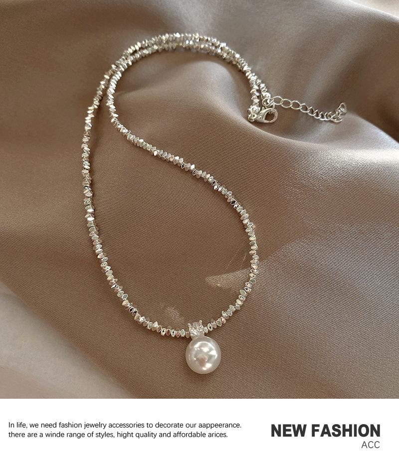 Product Introduction of Light Luxury Minority Design Small Pieces of Silver Pearl Necklace Female Temperament High Sense Clavicle Chain All-Match Super Hot Necklace Accessories 1