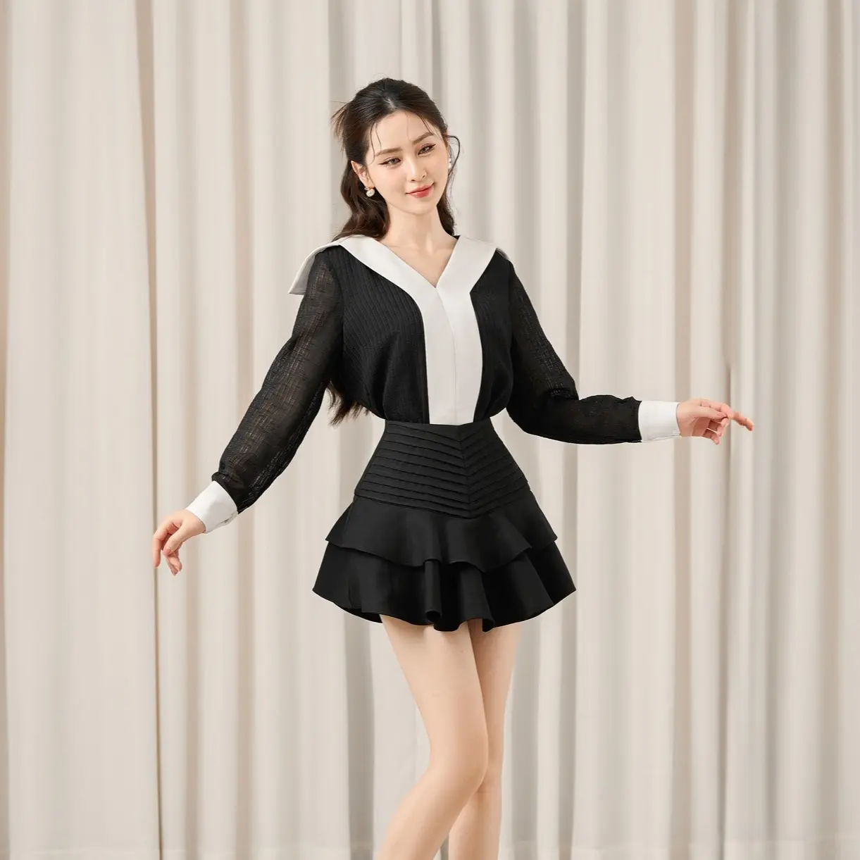 THOSE STUDIOS Chân váy đen ngắn xoè bánh bèo, nữ tính Cherry Skirt