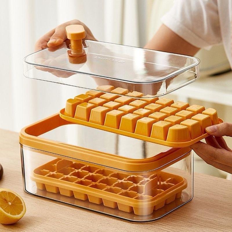 ￼Khay Làm Đá Bấm 64 Ngăn Có Hộp Nắp Đậy Kháng Khuẩn Chống Mùi Và Xẻng Xúc Đá Tiện Lợi 1