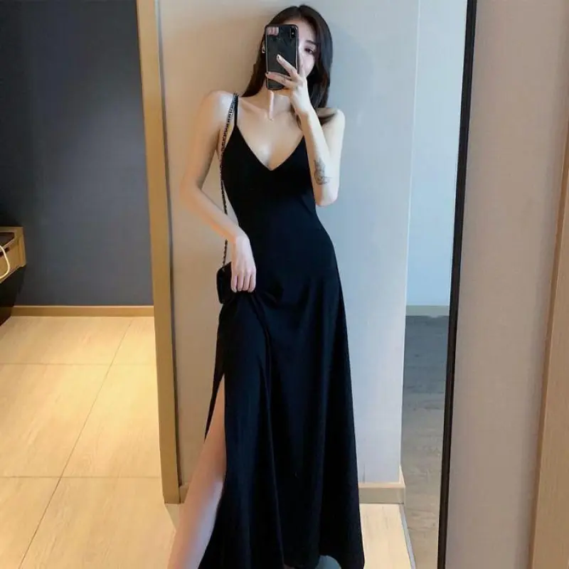 "New Arrival Sexy and Soft V-Neck Cami Little Black Dress Retro Long with Side Slit Women's Dress" [Black cami dress, sexy V-neck dress, vintage evening gown, long slit black dress, women's party attire, cocktail dress] Sleeveless Casual Fabric Polyester