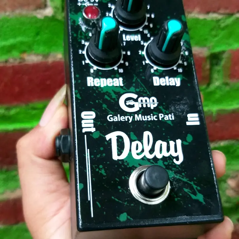 efex stombox DELAY dan Adaptor 9volt 2