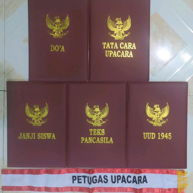 1 SET/5 MAP UPACARA BENDERA BAHAN KULIT SINTETIS SUDAH ADA TEKS /Plastik 1