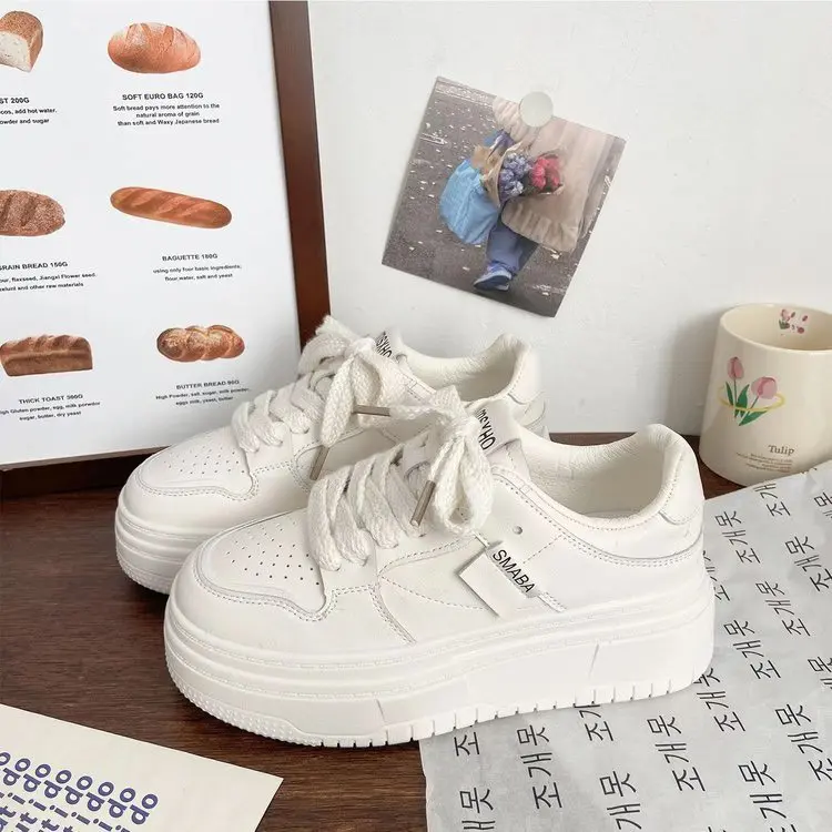 Giày trắng nữ 2025 mới giày nữ dày đế giày thể thao giản dị cho sinh viên Sneaker Cao Su Nhung Shoes
