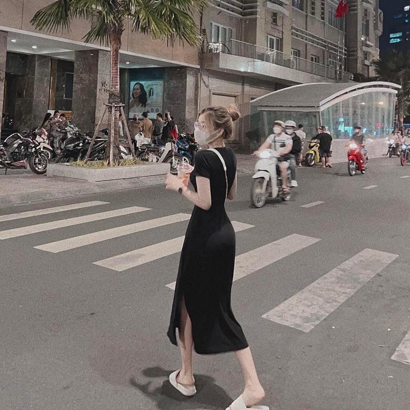 Đầm sẻ tà dáng dài chất tăm lạnh cổ tròn thời trang đầm nữ dễ thương sang chảnh Dress Kem Màu Đen