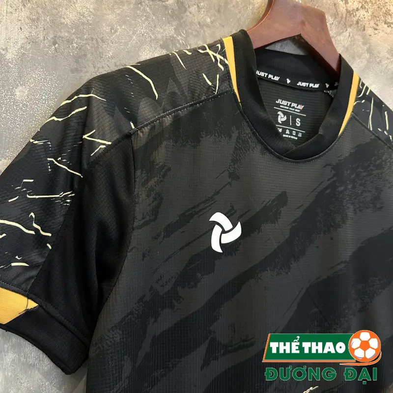 Quần Áo Bóng Đá Thiết Kế JP Thunder Đen Thun Mè Cao Cấp Thoáng Khí Thể Thao Đương Đại 5
