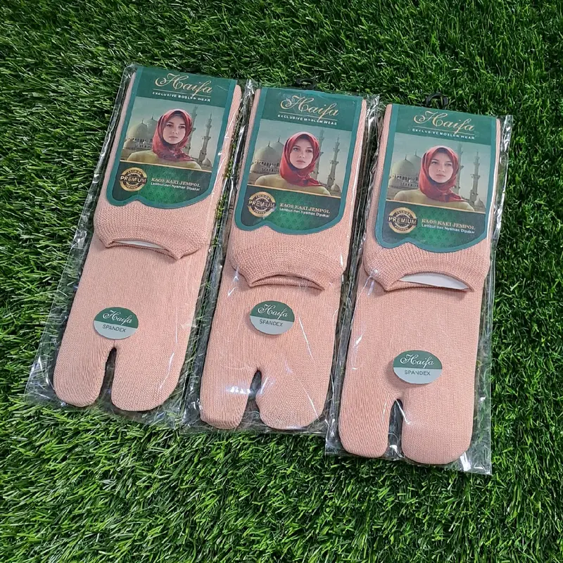 Kaos Kaki jari krem polos 0