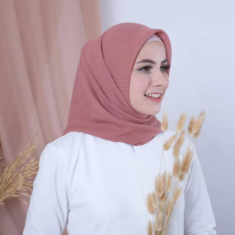 Segi Empat Rubycon Khalisa Scraf/ Jilbab Sekolah Segi Empat Lasercut Terbaru Bahan Vinney Premium Muslim Lembut 1