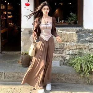 ชุดกระดาษชิ้น แฟชั่นเรียบง่าย สำหรับผู้หญิง เสื้อแจ็คเก็ตคาร์ดิแกนแขนยาว + เสื้อชั้นใน + กางเกงลำลอง ชุดสามชิ้น เหมาะสำหรับการเดินทาง มาใหม่ในปี 2025