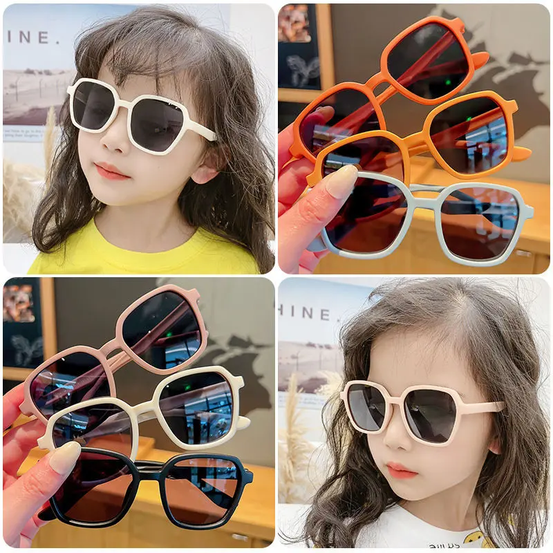 Kính Râm Trẻ Em, Toàn Khung, Thời Trang, Chống Nắng, Chống Tia Cực Tím, Mới, Dễ Thương Và Đẹp Trai, Thích Hợp Đi Chơi Và Chụp Ảnh, Hình Dạng Lõm Xích Đu Cần Thiết 2