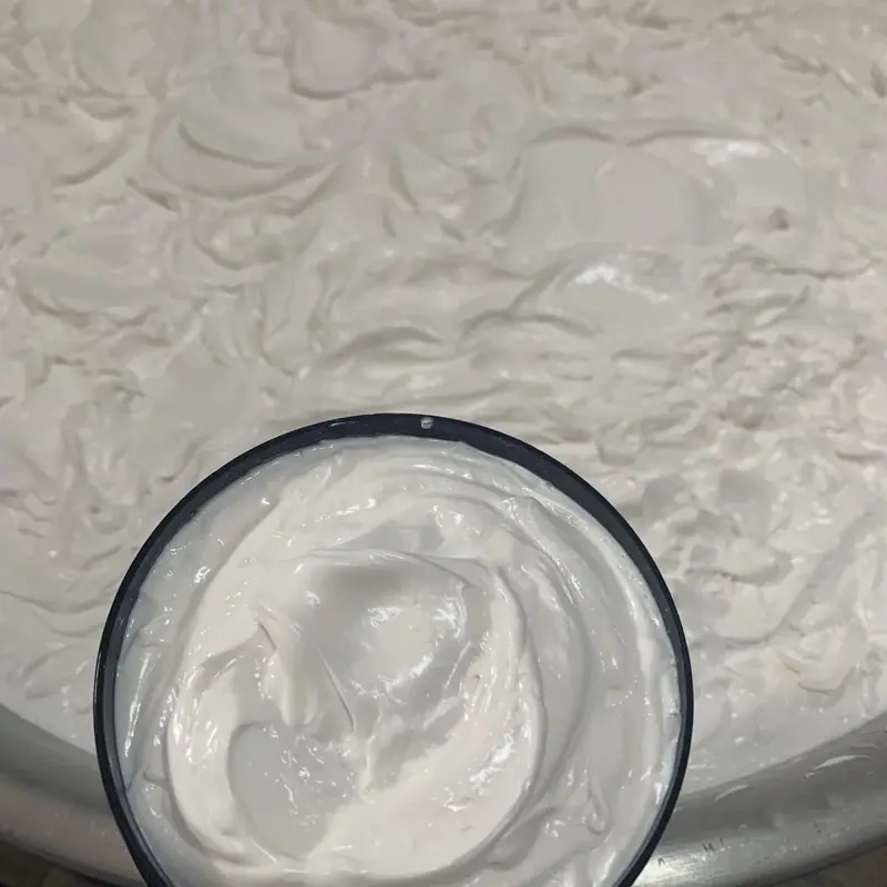 KEM BODY Ủ . Mùi hương dịu nhẹ . Dễ thoa . thấm Nhanh . (MEN) 500g