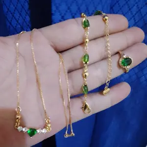 Set Motif Giok Hijau awet dan tahan lama