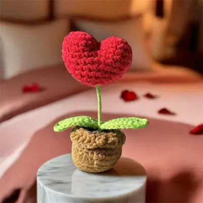 Good Handmade Crochet Amigurumi Plush Simulation Craft Red Pink Yellow Green Heart Potted Office Home Dector Housewarming gift